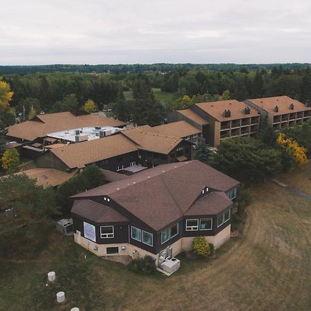 Elkhorn Resort, Spa, And Conference Centre Wasagaming Esterno foto