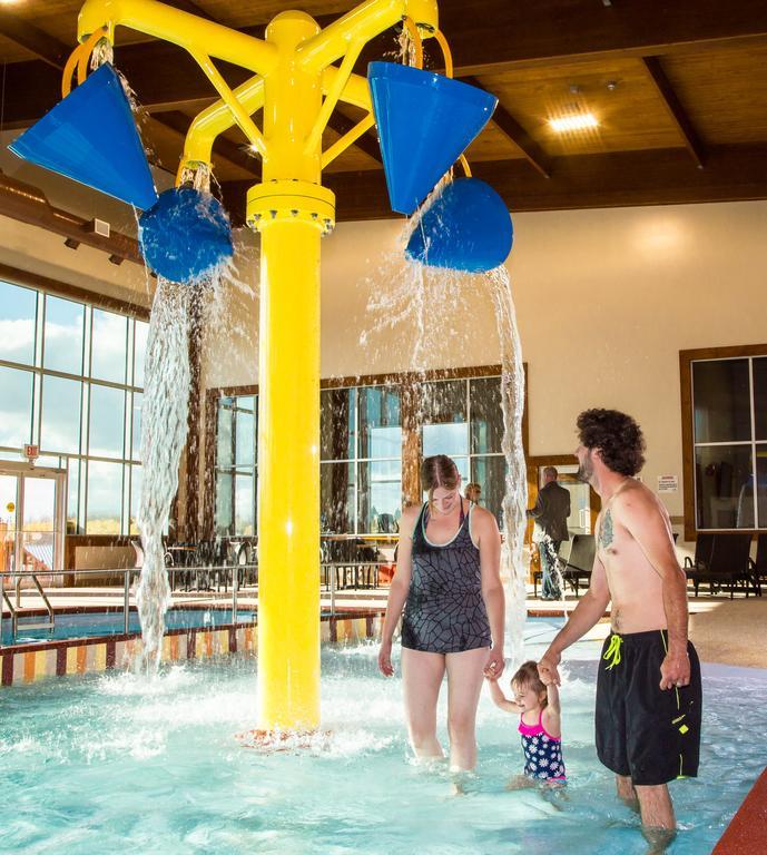 Elkhorn Resort, Spa, And Conference Centre Wasagaming Esterno foto