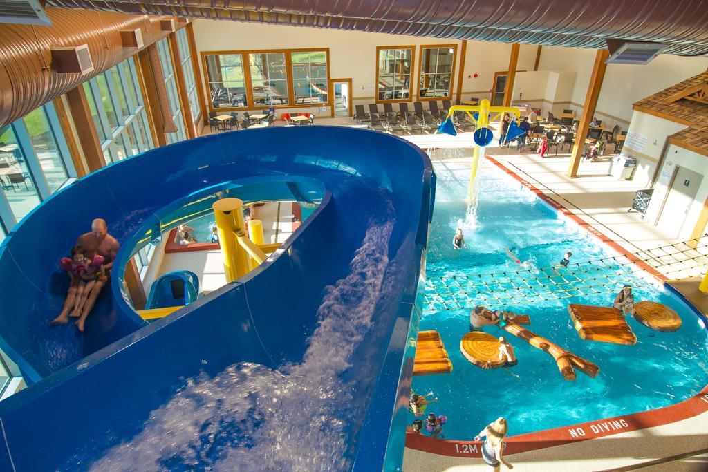 Elkhorn Resort, Spa, And Conference Centre Wasagaming Esterno foto