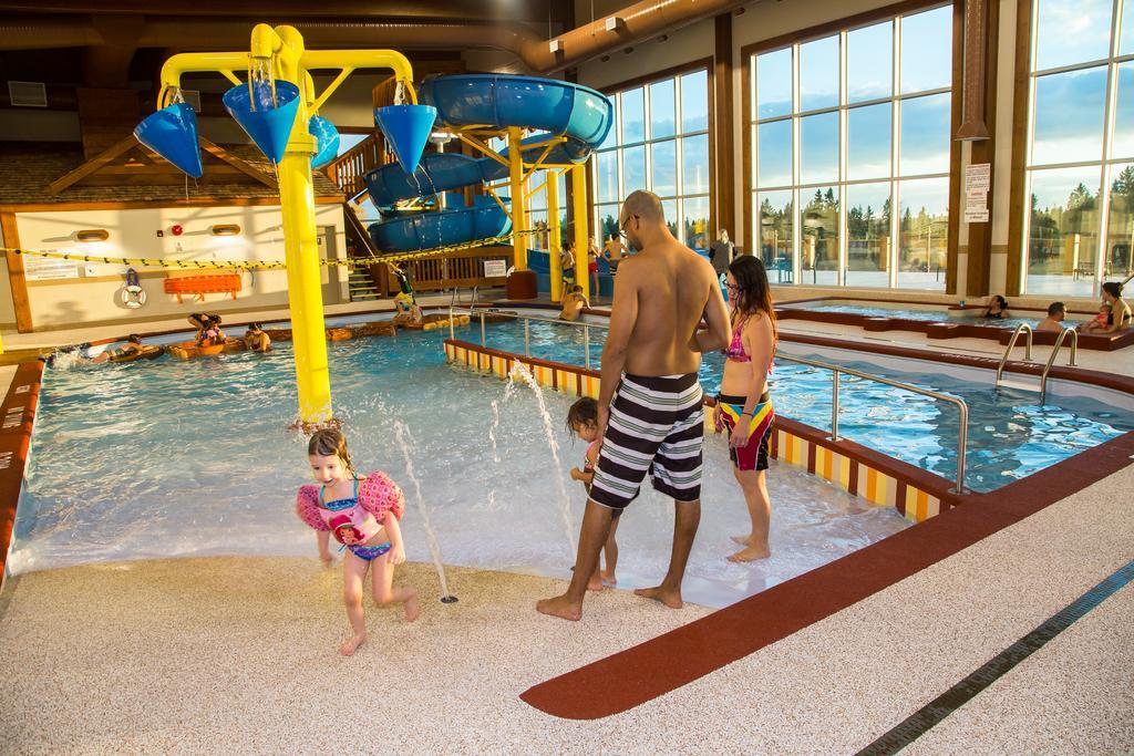 Elkhorn Resort, Spa, And Conference Centre Wasagaming Esterno foto