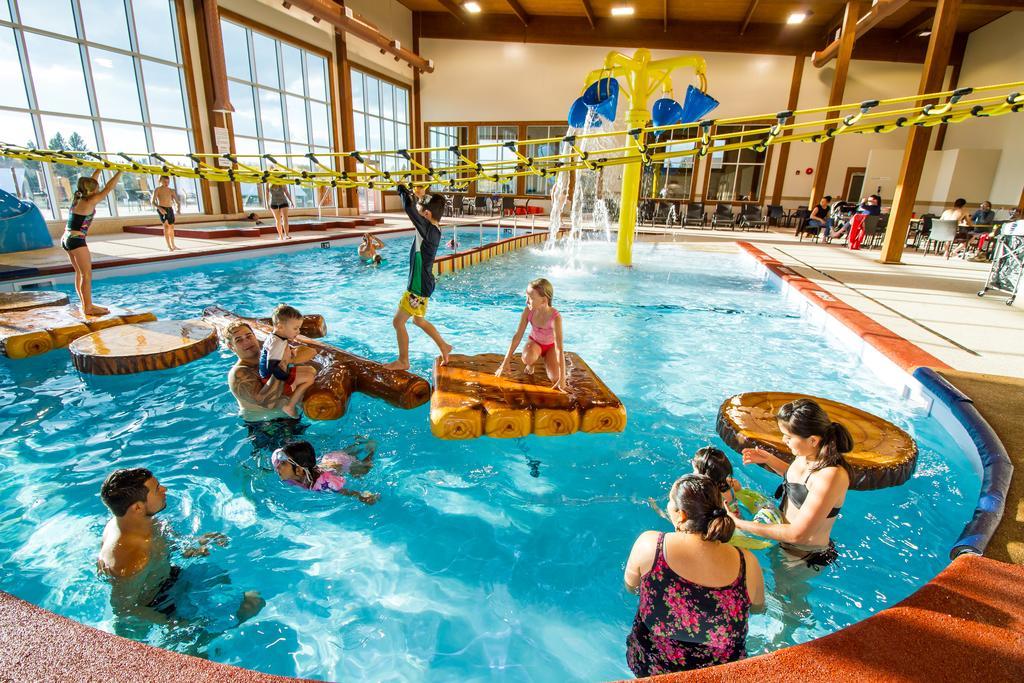 Elkhorn Resort, Spa, And Conference Centre Wasagaming Esterno foto