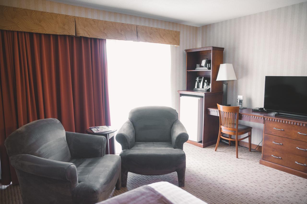 Elkhorn Resort, Spa, And Conference Centre Wasagaming Esterno foto