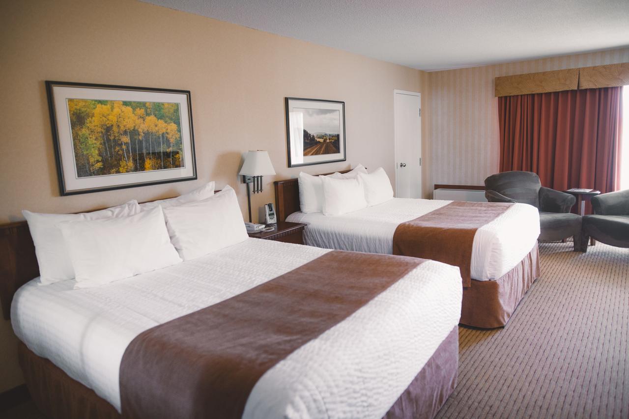 Elkhorn Resort, Spa, And Conference Centre Wasagaming Esterno foto