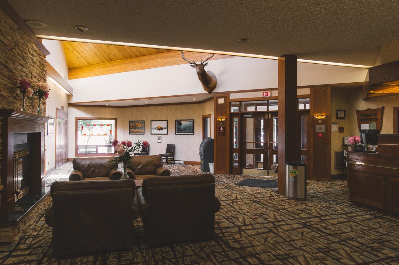 Elkhorn Resort, Spa, And Conference Centre Wasagaming Esterno foto