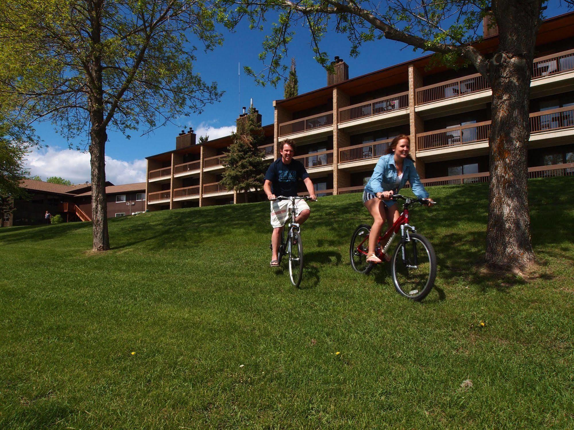 Elkhorn Resort, Spa, And Conference Centre Wasagaming Esterno foto