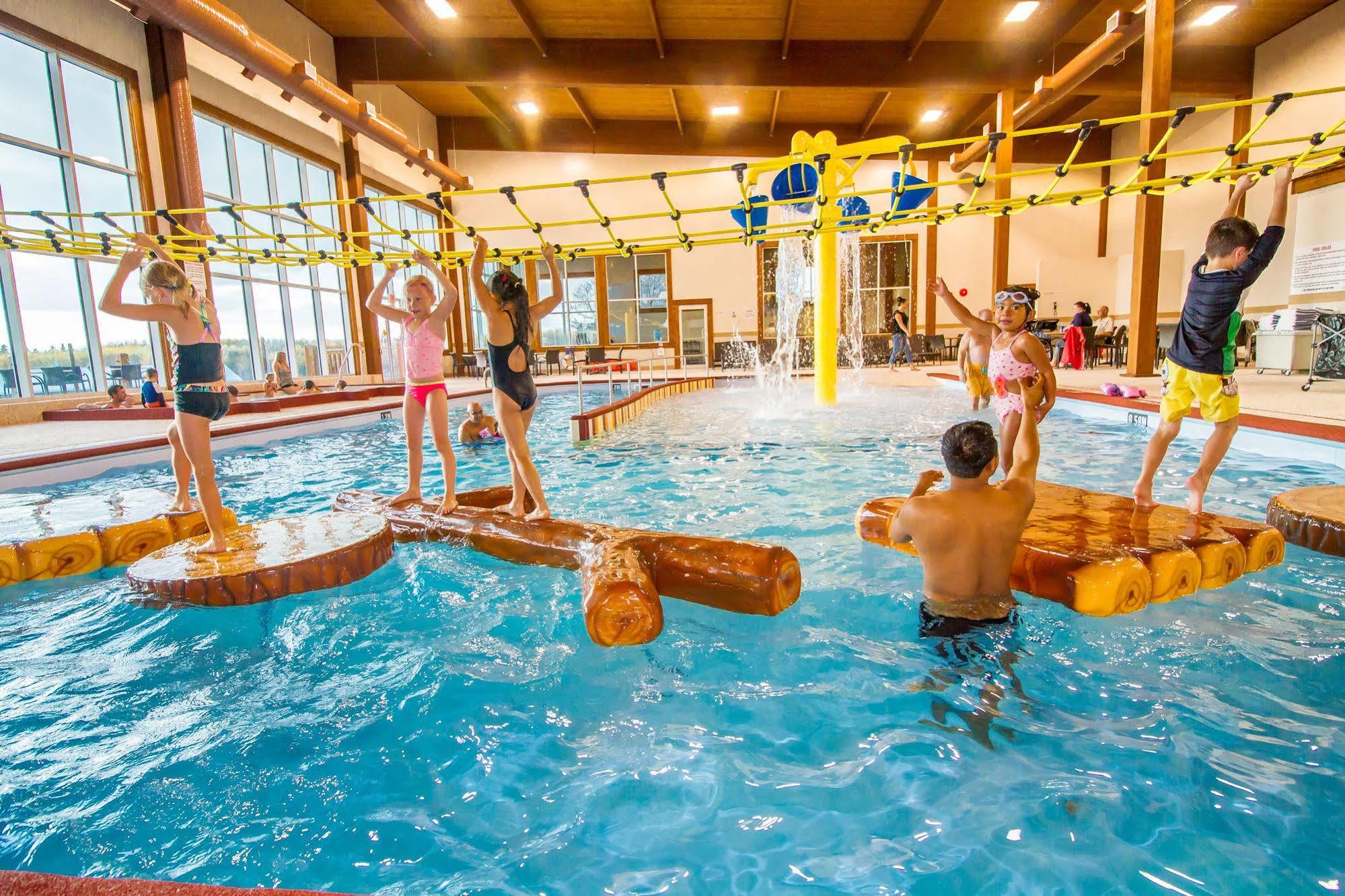 Elkhorn Resort, Spa, And Conference Centre Wasagaming Esterno foto