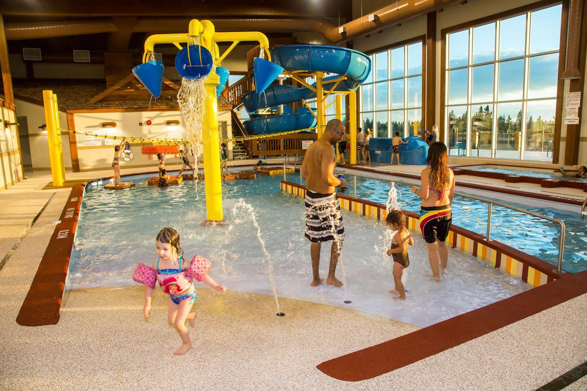 Elkhorn Resort, Spa, And Conference Centre Wasagaming Esterno foto