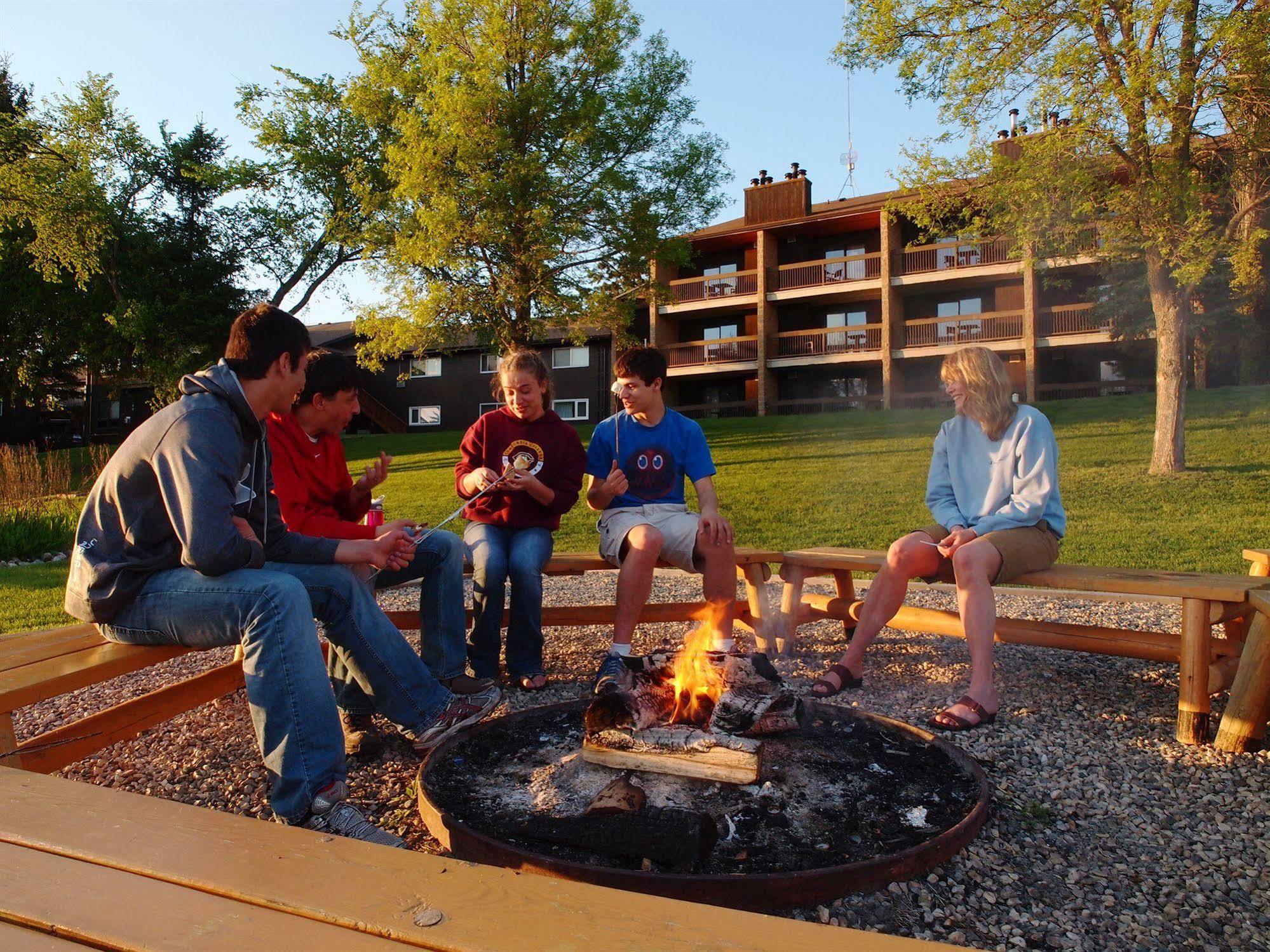 Elkhorn Resort, Spa, And Conference Centre Wasagaming Esterno foto