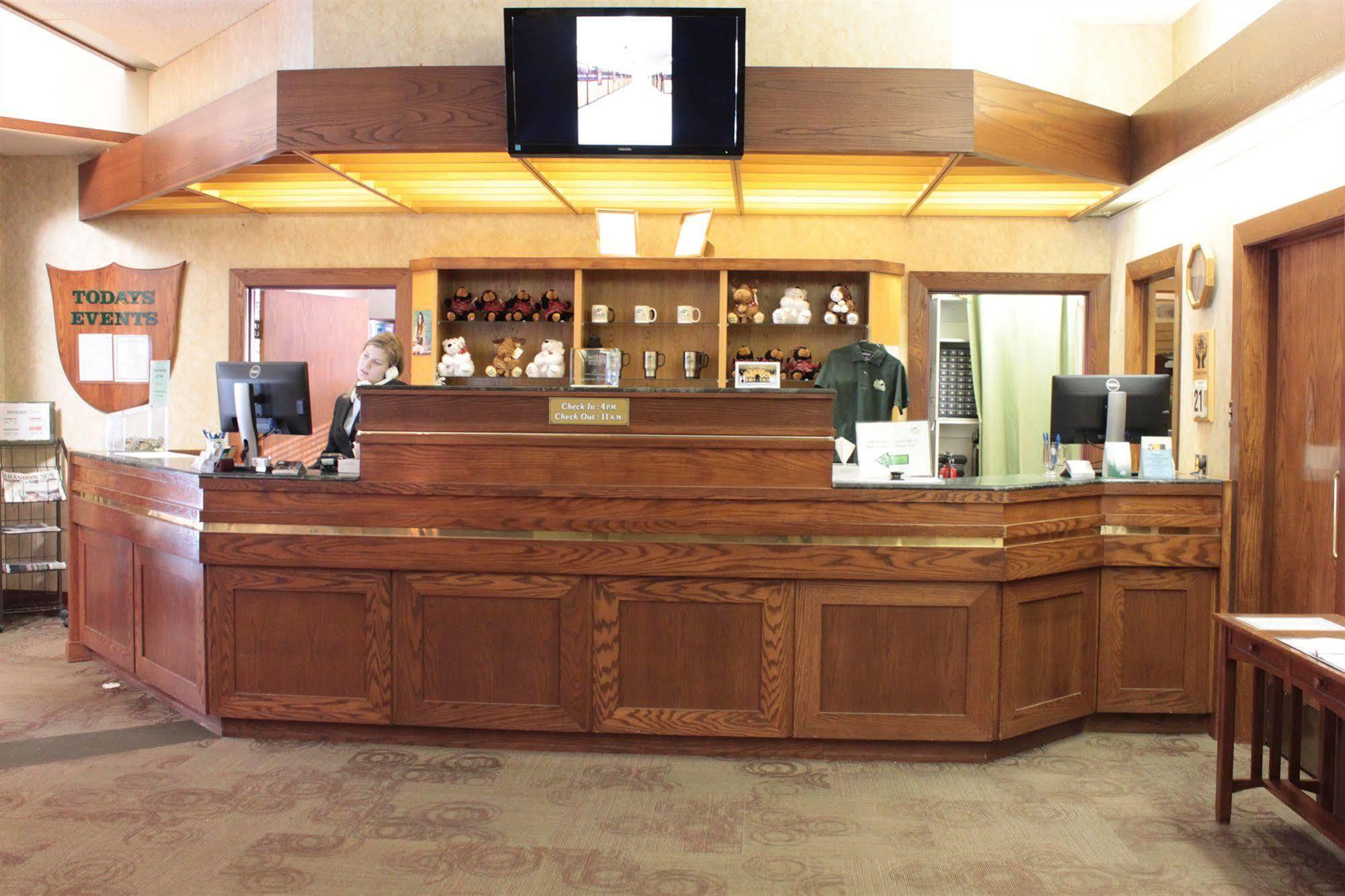 Elkhorn Resort, Spa, And Conference Centre Wasagaming Esterno foto