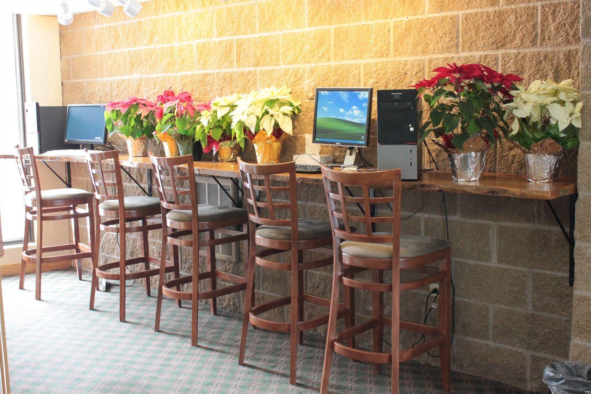 Elkhorn Resort, Spa, And Conference Centre Wasagaming Esterno foto