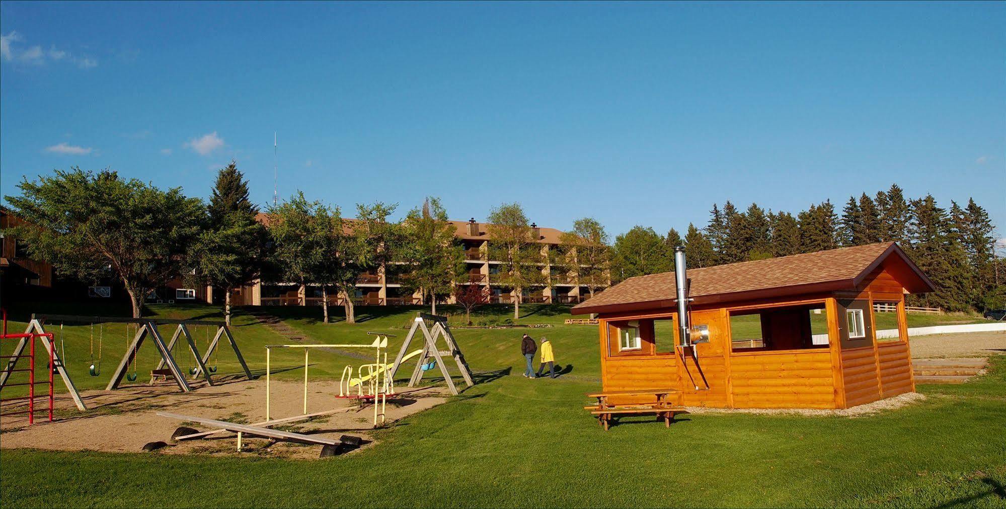 Elkhorn Resort, Spa, And Conference Centre Wasagaming Esterno foto